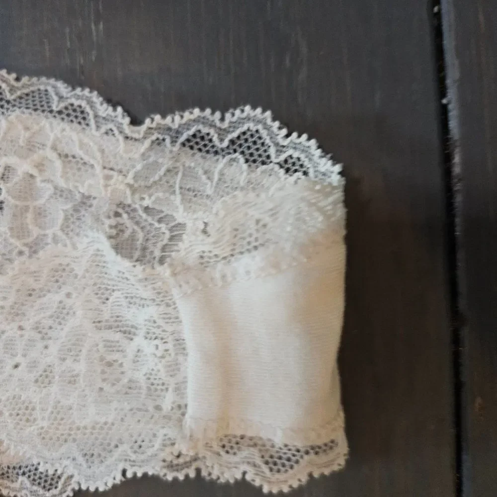 Victoria's Secret Dream Angels Cocunut White Thong Panty Size Large